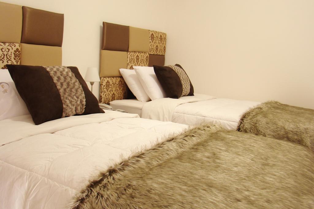 Hostal Media Luna Trujillo Bagian luar foto