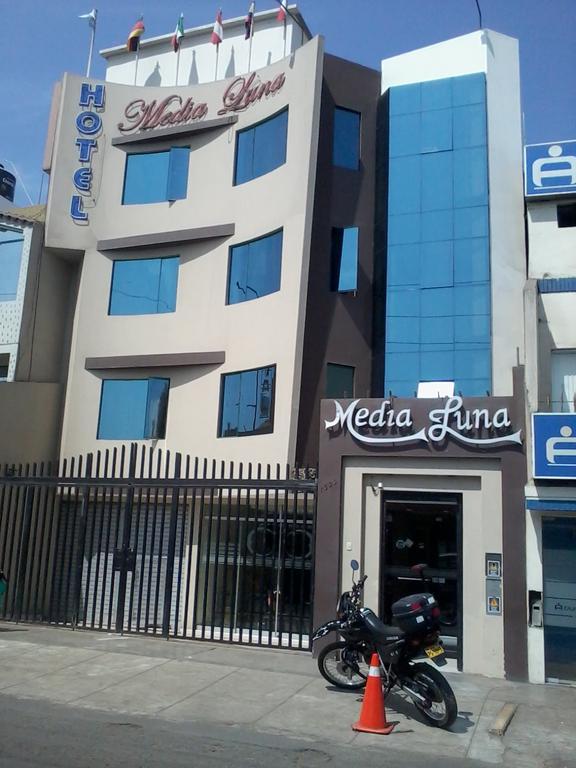 Hostal Media Luna Trujillo Bagian luar foto