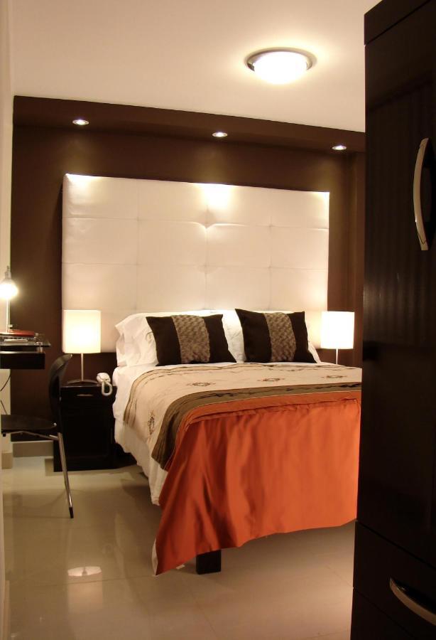 Hostal Media Luna Trujillo Bagian luar foto